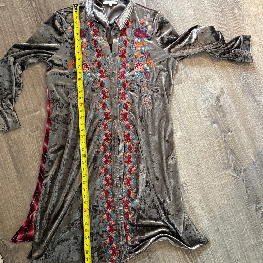Gorgeous Andre’e By Unit Crushed Velvet Embroidered Plaid Duster Dress Lg - Picture 11 of 11